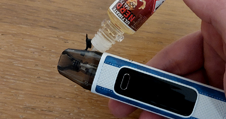 OXVA Xlim Pro 3 filling the pod